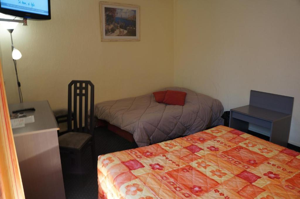 Hotel A La Grace De Dieu Brie-Comte-Robert Buitenkant foto