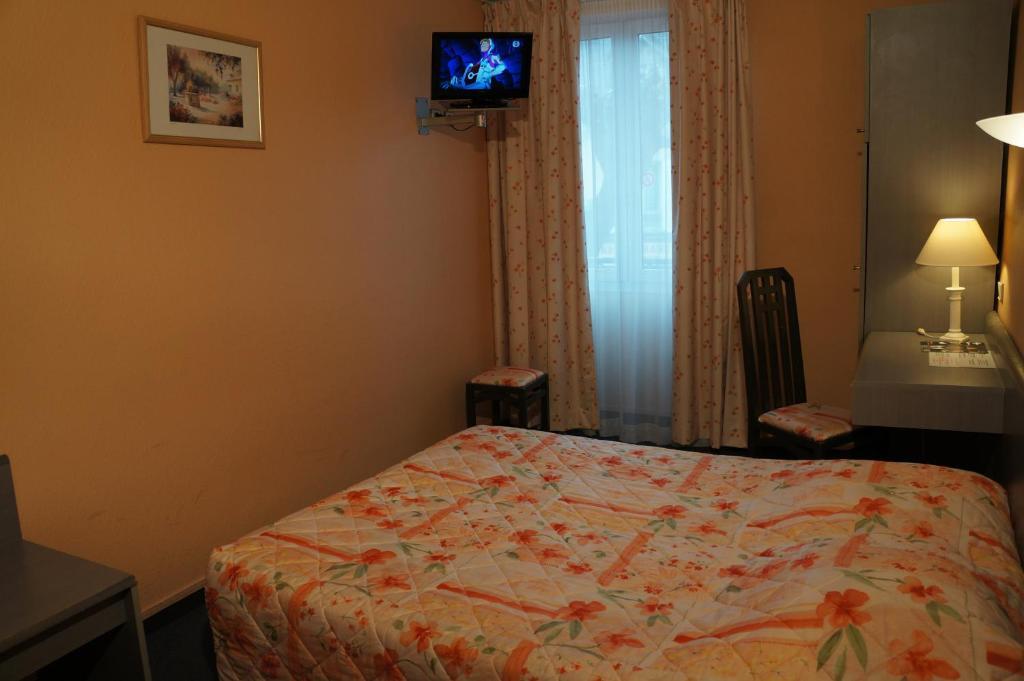 Hotel A La Grace De Dieu Brie-Comte-Robert Buitenkant foto